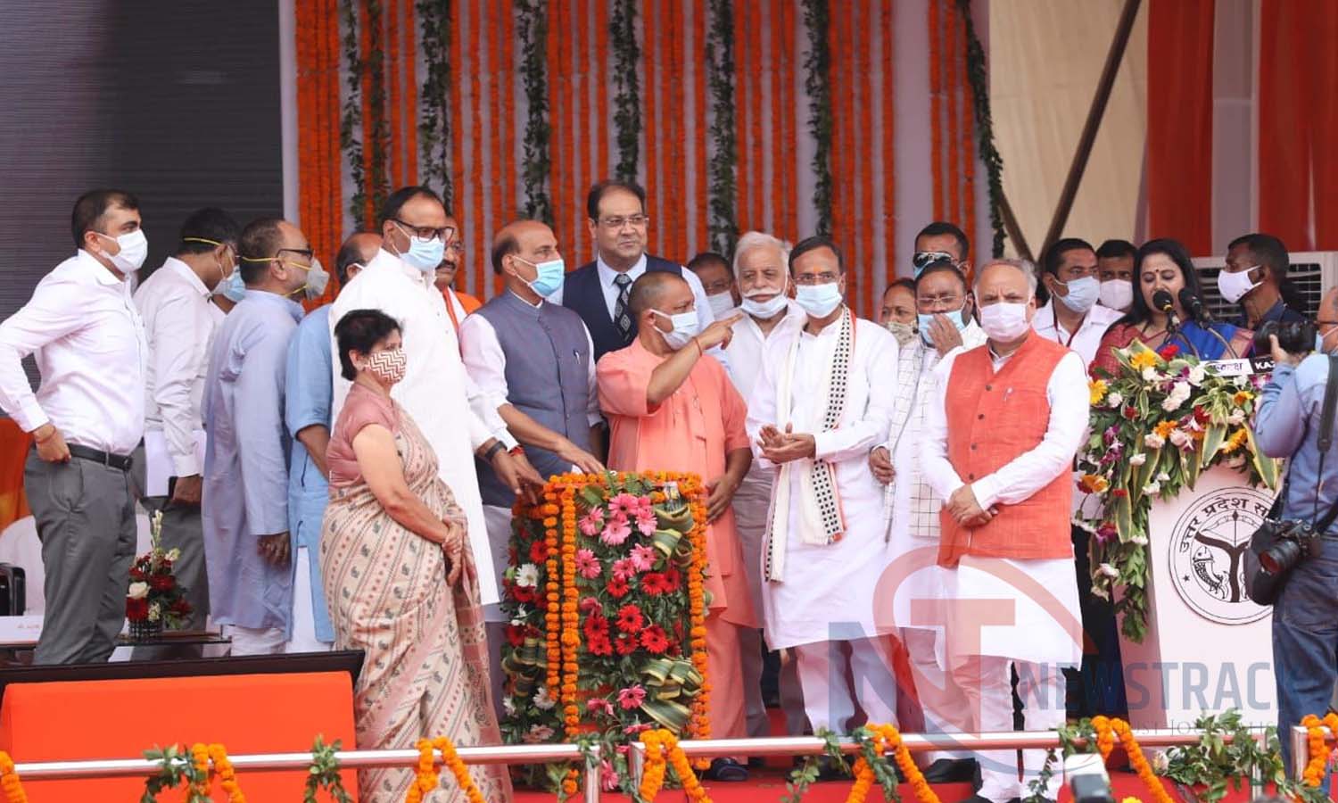 Defense Minister Rajnath Singh inaugurating and laying the foundation stone of projects in Lucknow