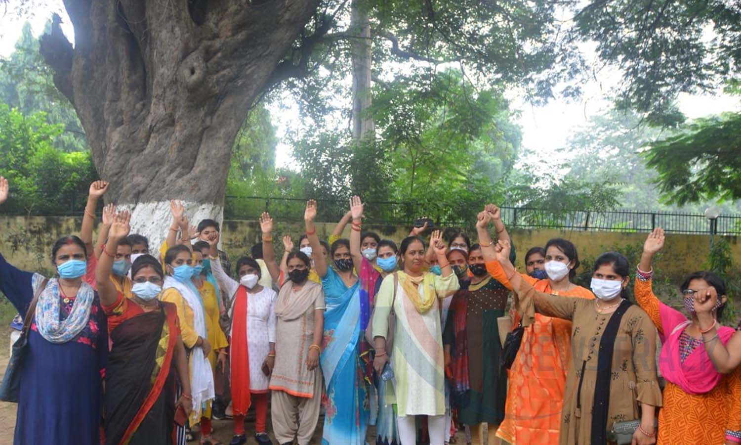 Employees union women protest in front of Swasthya Bhavan
