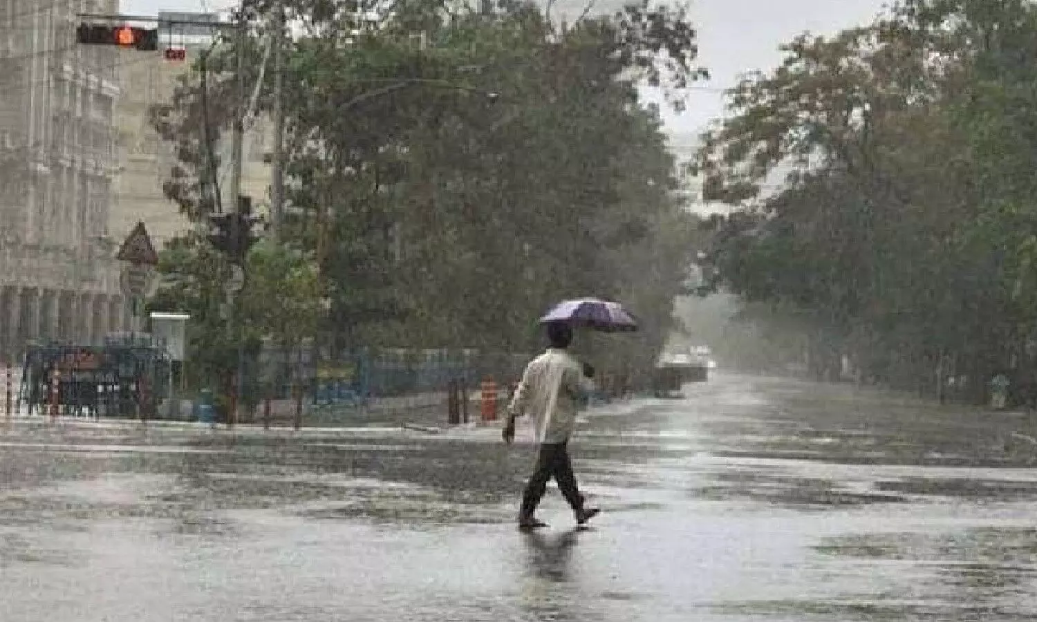 देश के कई भागों में अगले चार-पांच दिनों में बारिश हो सकती है जिससे लोगों को गर्मी से थोड़ी निजात मिलेगी.