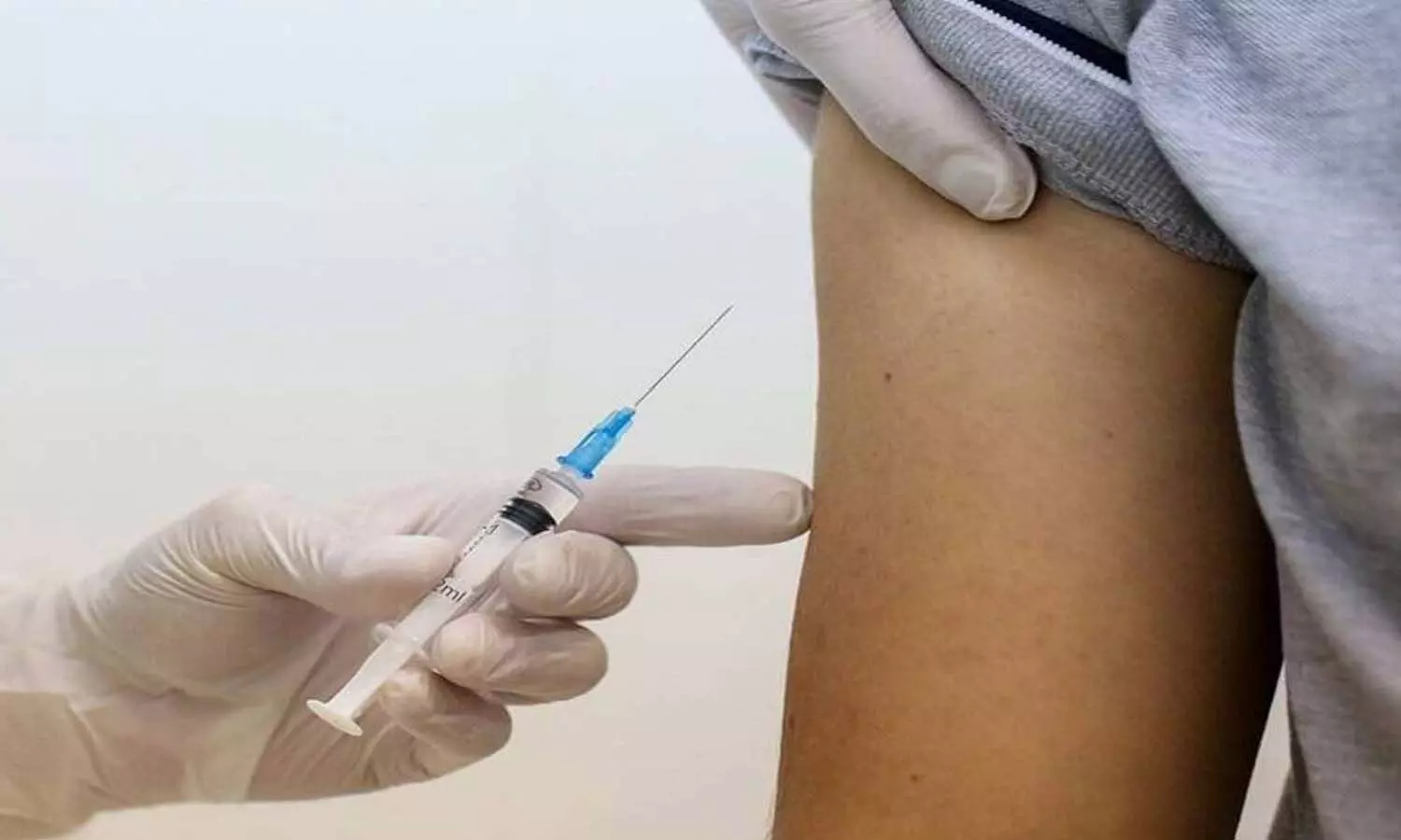83 लाख से ज्यादा ने ली वैक्सीन की पहली डोज, संक्रमितों का आंकड़ा 20 हजार