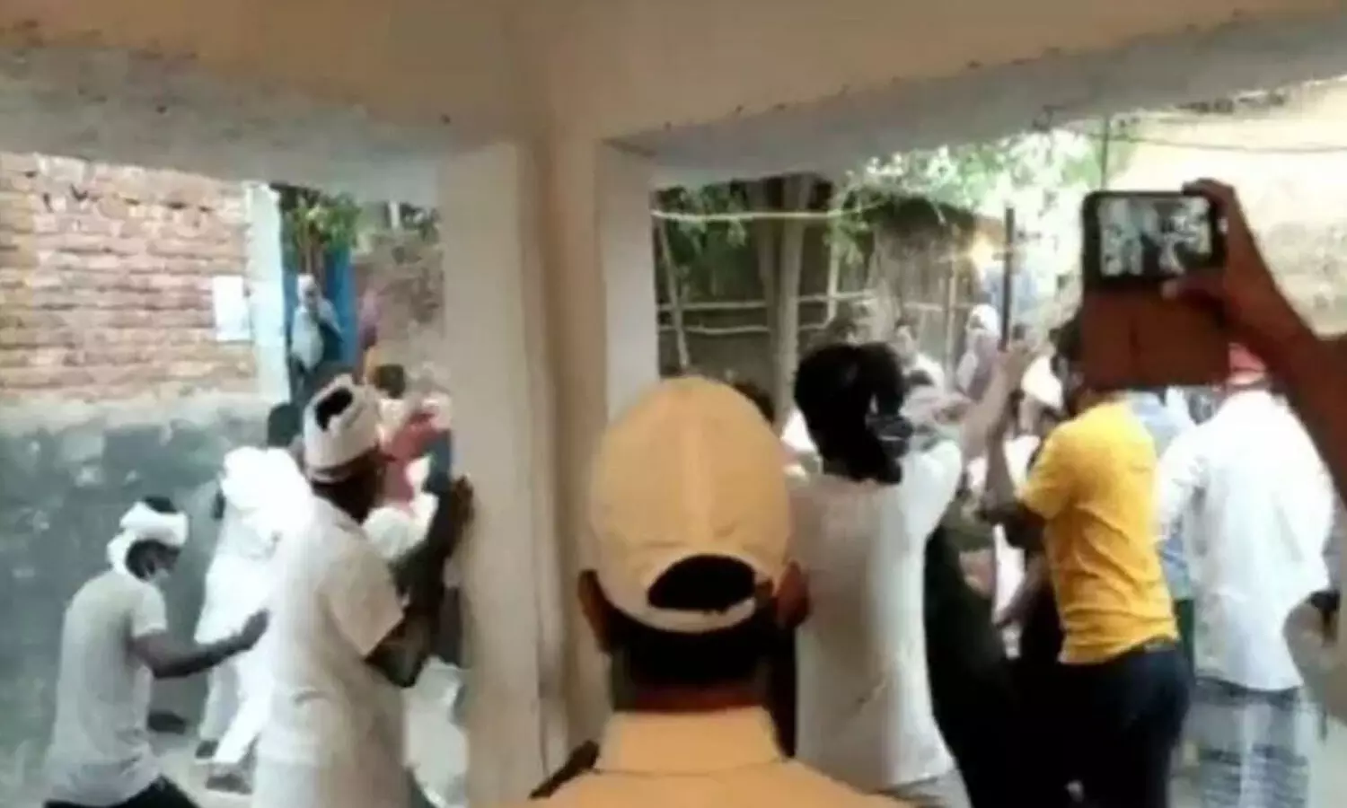 supporters of the two candidates clashed with each other in the booth In Ghazipur