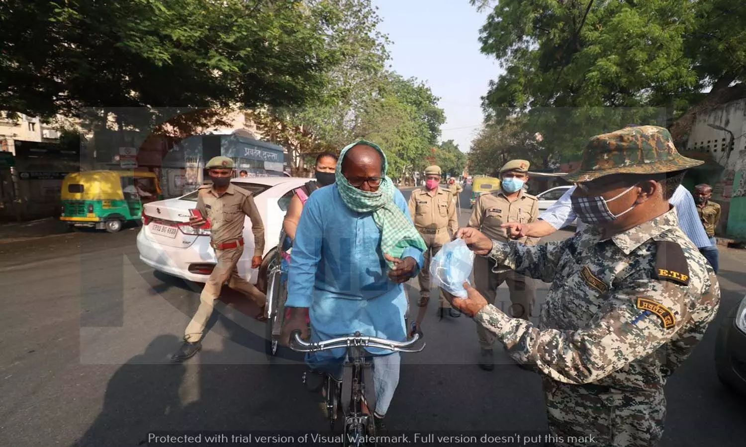 uttar pradesh Municipal Corporation distributed mask