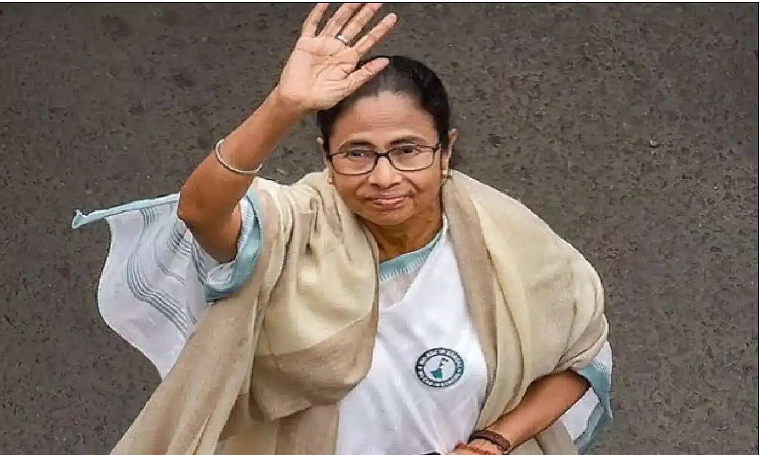 नंदीग्राम सीट पर महासंग्राम में बंगाल की मुख्यमंत्री ममता बनर्जी की जीत हुई है।