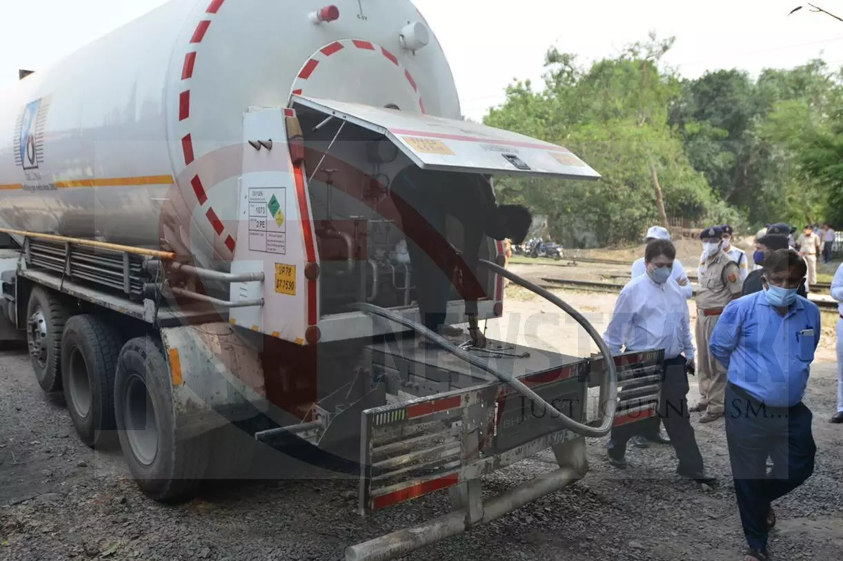 10 oxygen tankers reach Lucknow from Jamshedpur