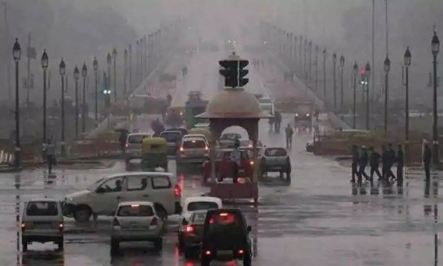 दिल्ली में बदला मौसम: हुई झमाझम बारिश, जानिए अपने शहर का हाल