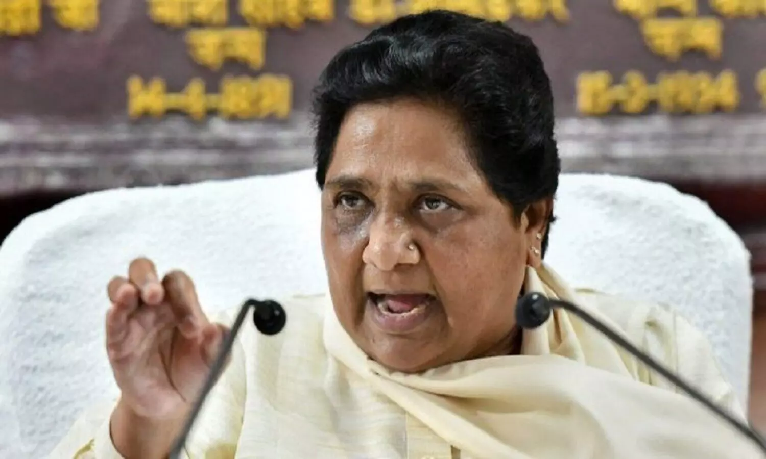 Mayawati expressed concern about Coronas growing infection