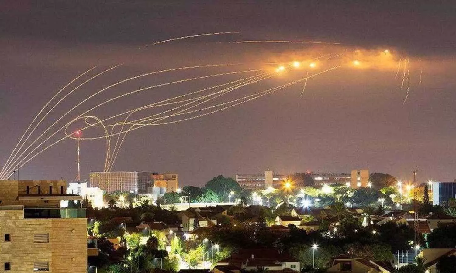 इजराइल पर हमास ने दागे 3150 रॉकेट, नेस्तनाबूद हो जाता देश, आयरन डोम ने बचाया