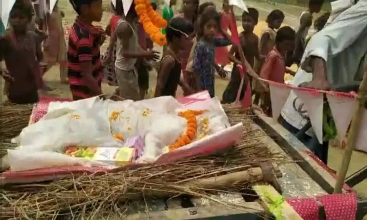 owner performed the last rites on the death of the dog