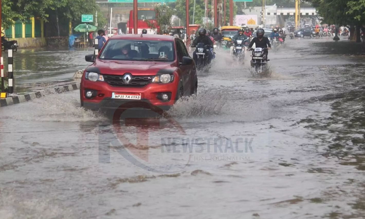 तेज बारिश से सड़कों पर दिखा जलभराव