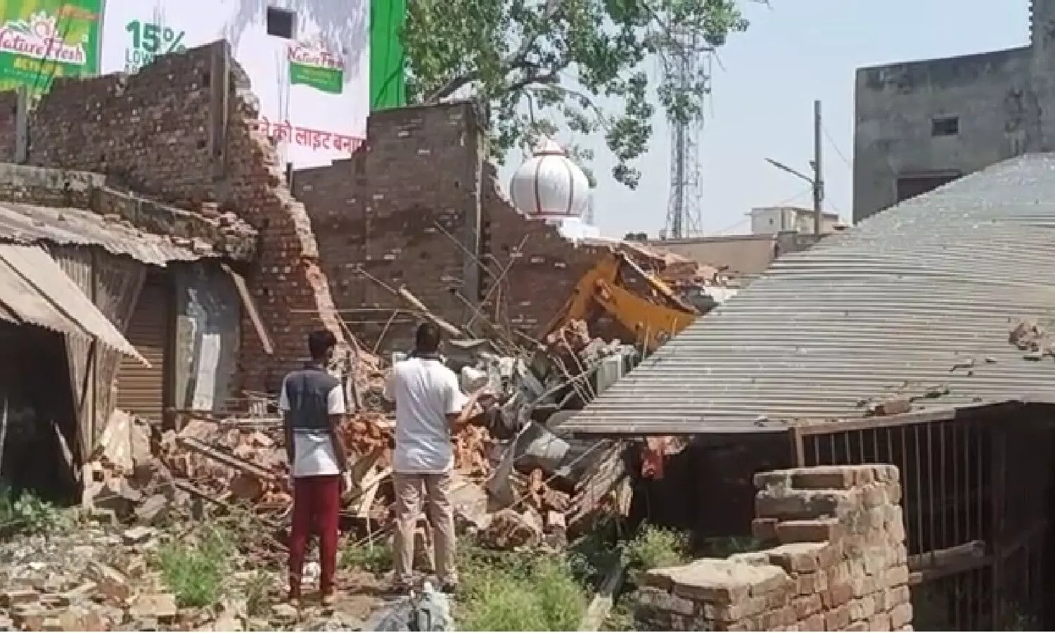 House Collapse: भरभराकर गिरा निर्माणाधीन मकान का लेंटर, कई मजदूर मलबे में दबे, 3 की मौत