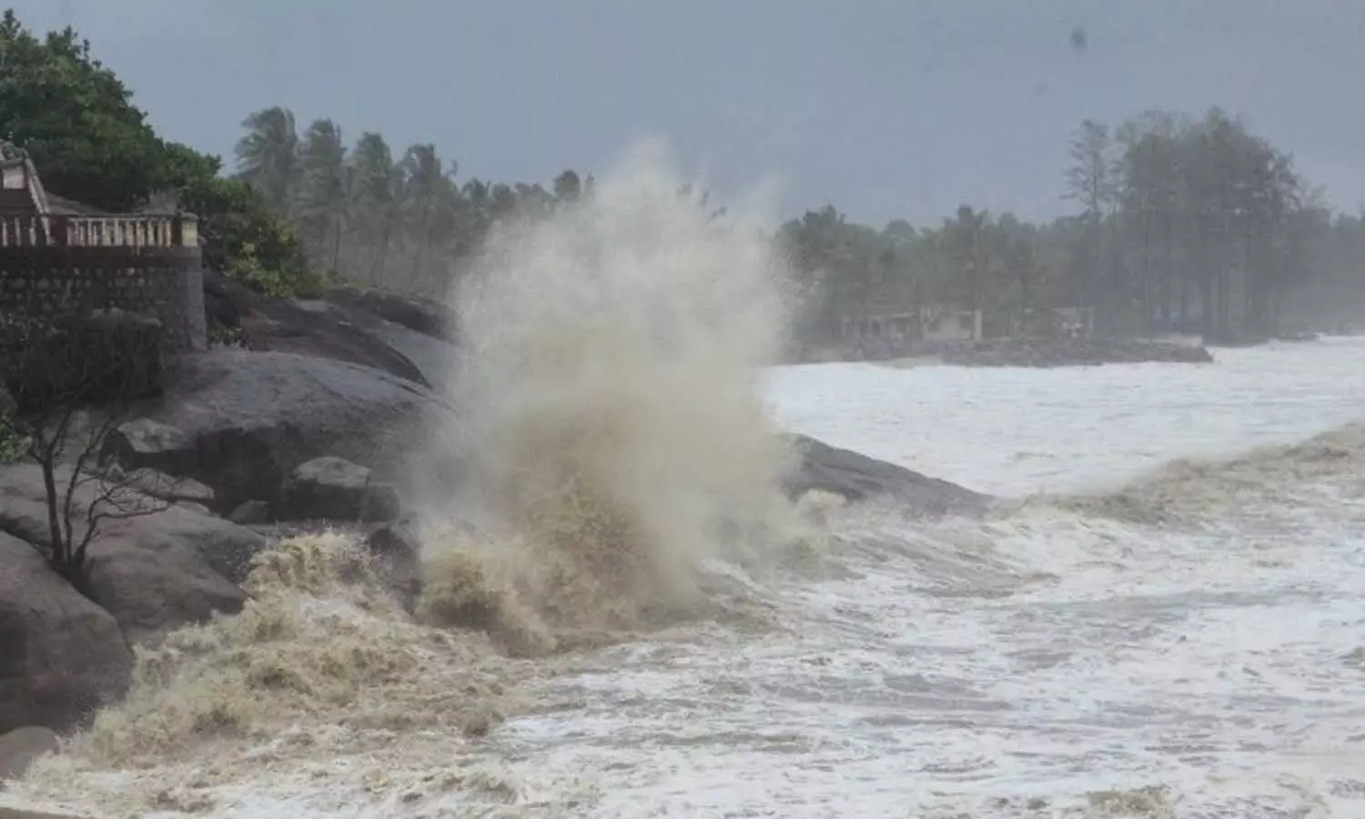 Cyclone Yaas: कल बंगाल-ओडिशा पहुंचेगा यास, राज्यों में हाई अलर्ट जारी