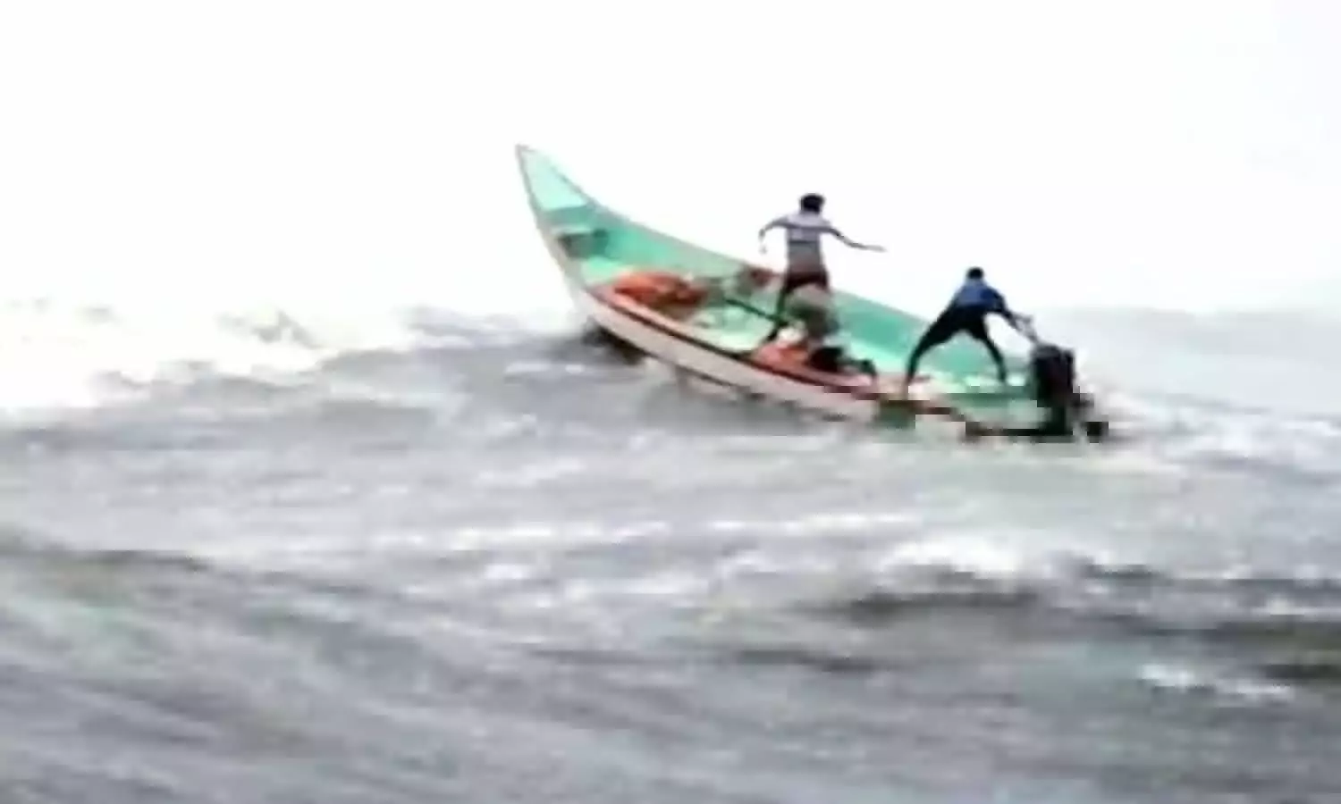 ओडिशा बार्डर पर हादसा: सिलेरू नदी में नाव पलटने से 8 लोग लापता, सर्च ऑपरेशन जारी