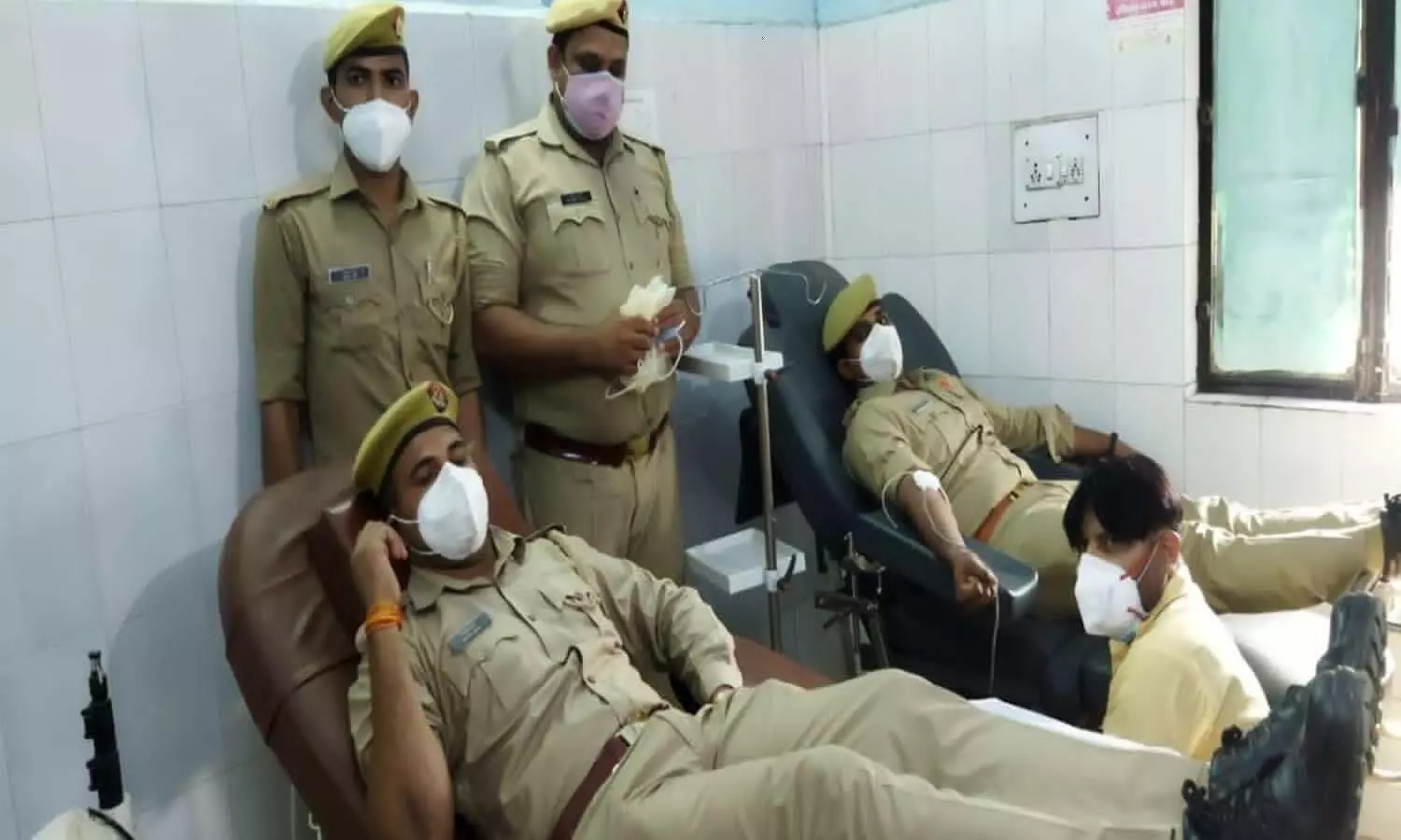 up police donating blood