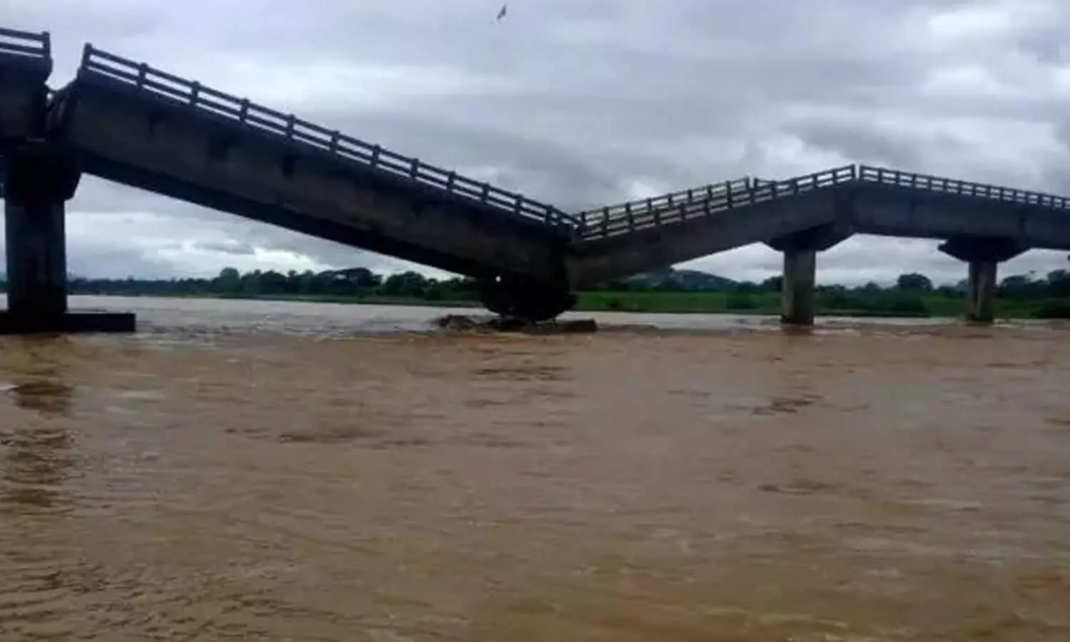 Cyclone Yaas: रांची में उद्घाटन से पहले ध्वस्त हुआ पुल, प्रशासन पर उठे सवाल