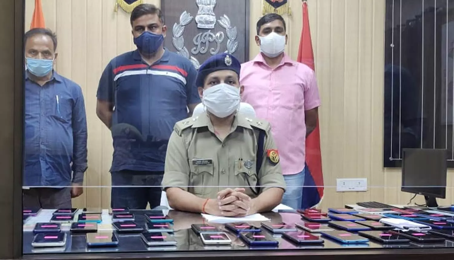सराहनीय: पुलिस ने 81 गुमशुदा मोबाइल बरामद कर उनके मालिकों को लौटाया