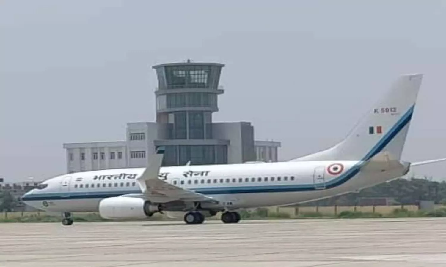 Prime Ministers plane suddenly landed at Kushinagar airport