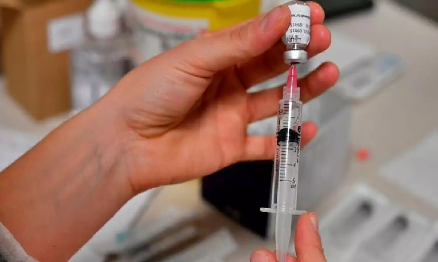 Corona Vaccine: अमेरिका बनेगा सबसे बड़ा वैक्सीन दानी, चीन को पछाड़ने की रणनीति