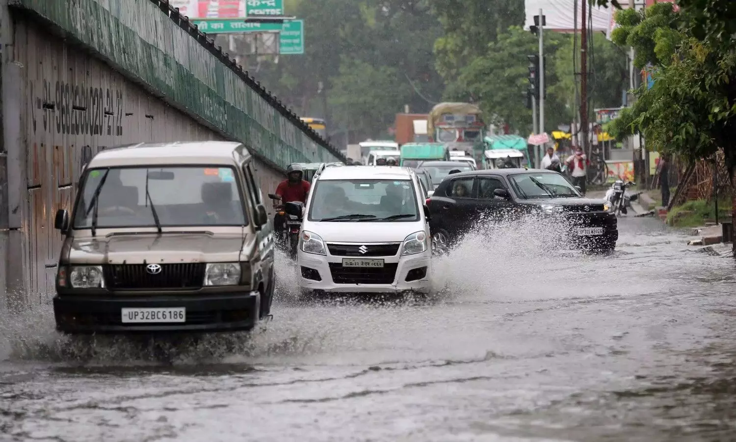 Aaj Ka Mausam: अगले दो घंटों में तेज आंधी -बारिश के आसार, जानिए आपके शहर का मौसम का हाल