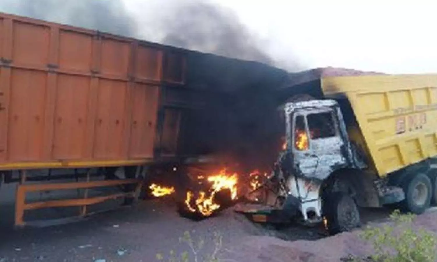 A horrific road accident took place near Vidya Granite Crusher Plant of Kabrai on Kanpur Highway.