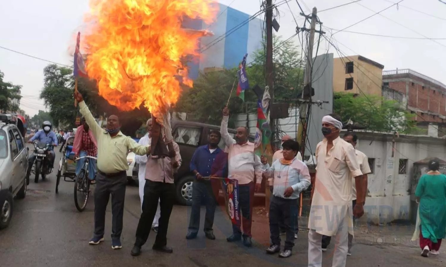 burn effigy of MP Pashupati Kumar Paras at LJPs state office
