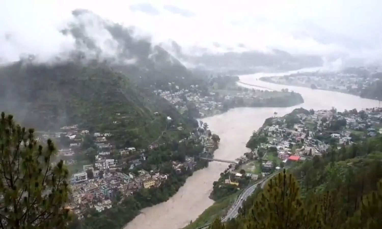 Uttarakhand Monsoon: भारी बारिश से ऊफान पर नदियां, अगले 72 घंटे का अलर्ट जारी, देखें वीडियो