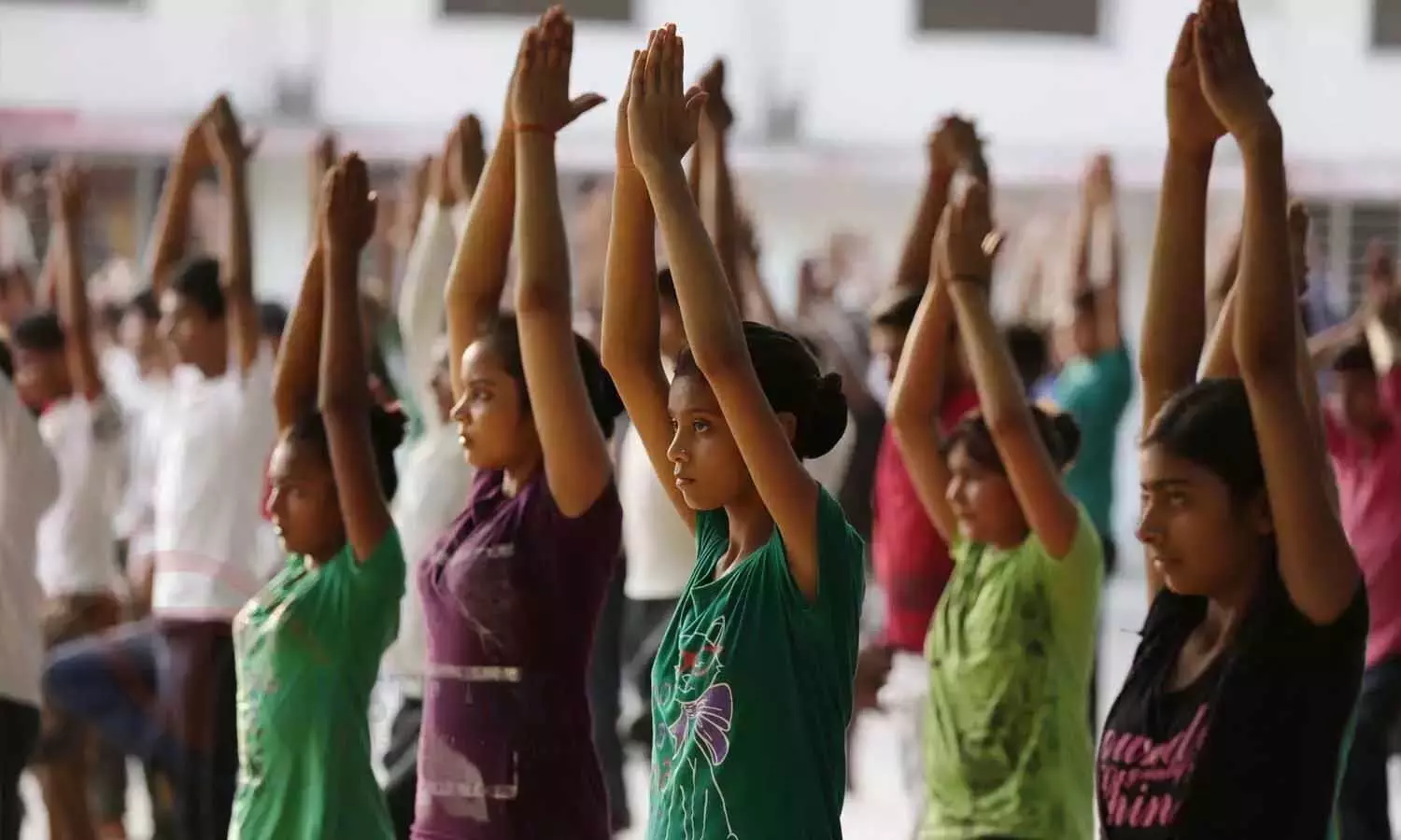 Yoga Day 2021: आलस को दूर भगाते हैं ये योगासन, मिनटों में आएगी ताजगी