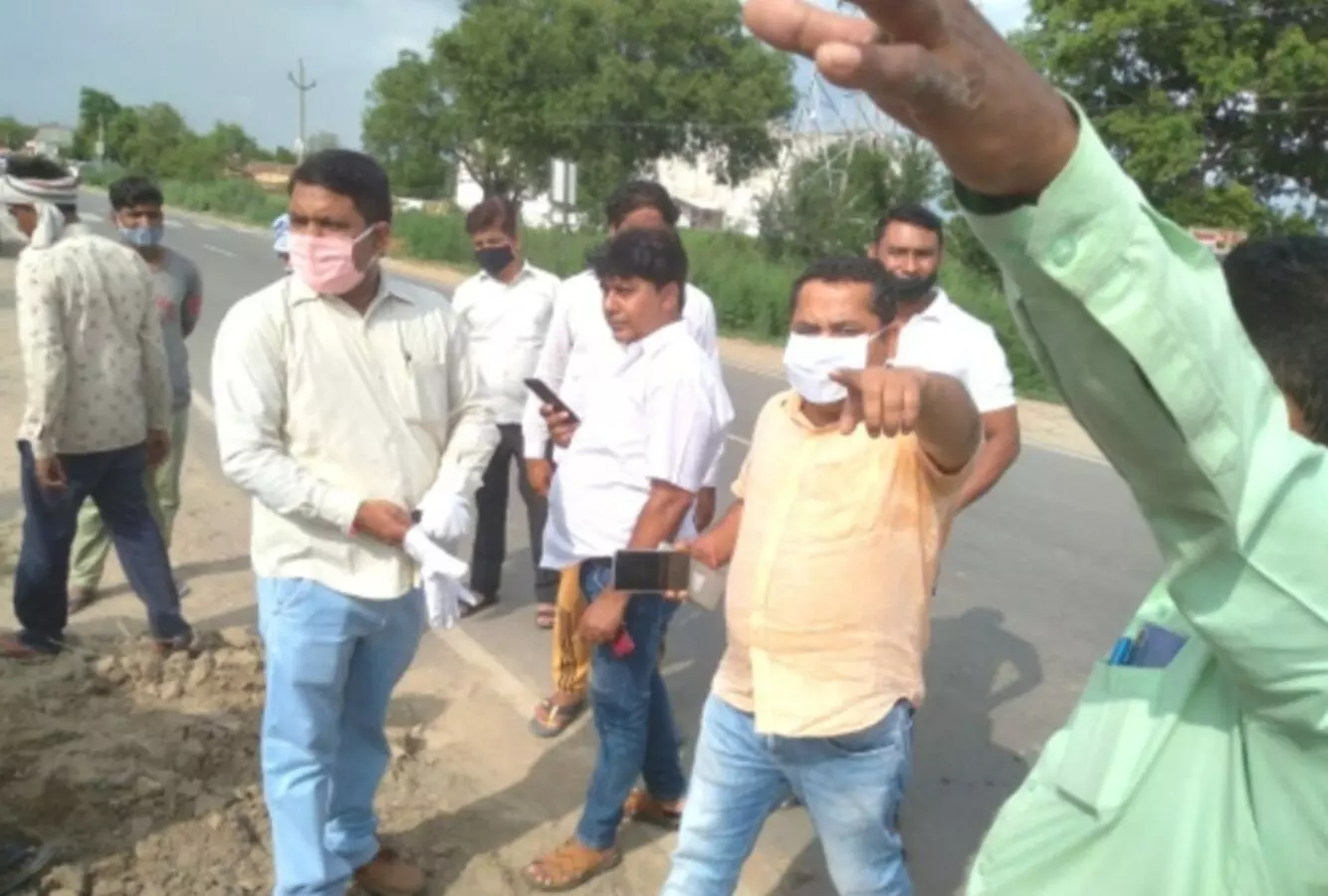 Bulandshahr News: दबंगों के कब्जे से मुक्त कराई सरकारी भूमि