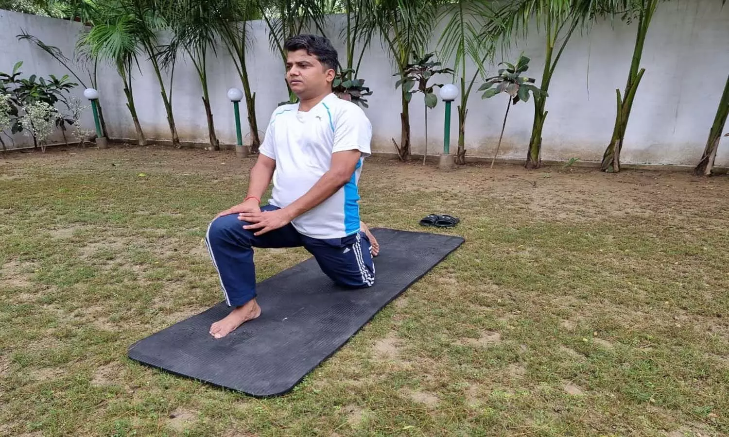 Yoga Day 2021: योग तन मन दोनों को स्वस्थ रखता है- डीएम जौनपुर
