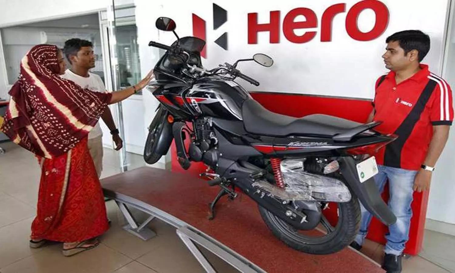 Hero Bike Price: कार के बाद अब हीरो की मोटरसाइकिलें होंगी महंगी, 1 जुलाई से बढ़ जाएंगी कीमत