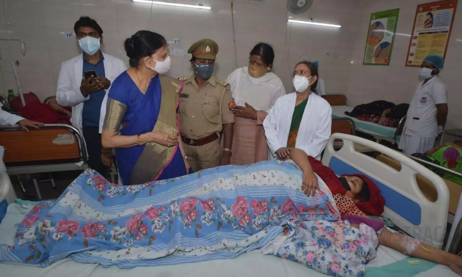 Vimala Batham inspects Rani Jhalkaribai Hospital