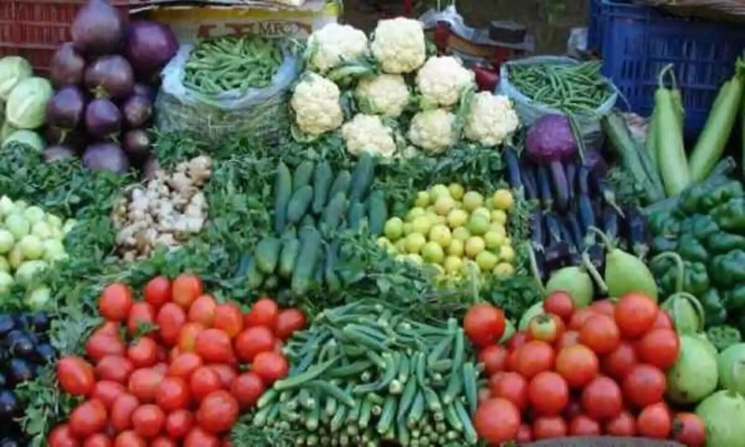 महंगाई की मार: सब्जियों के दाम छूने लगे आसमान, भोजन का बिगड़ा जायका