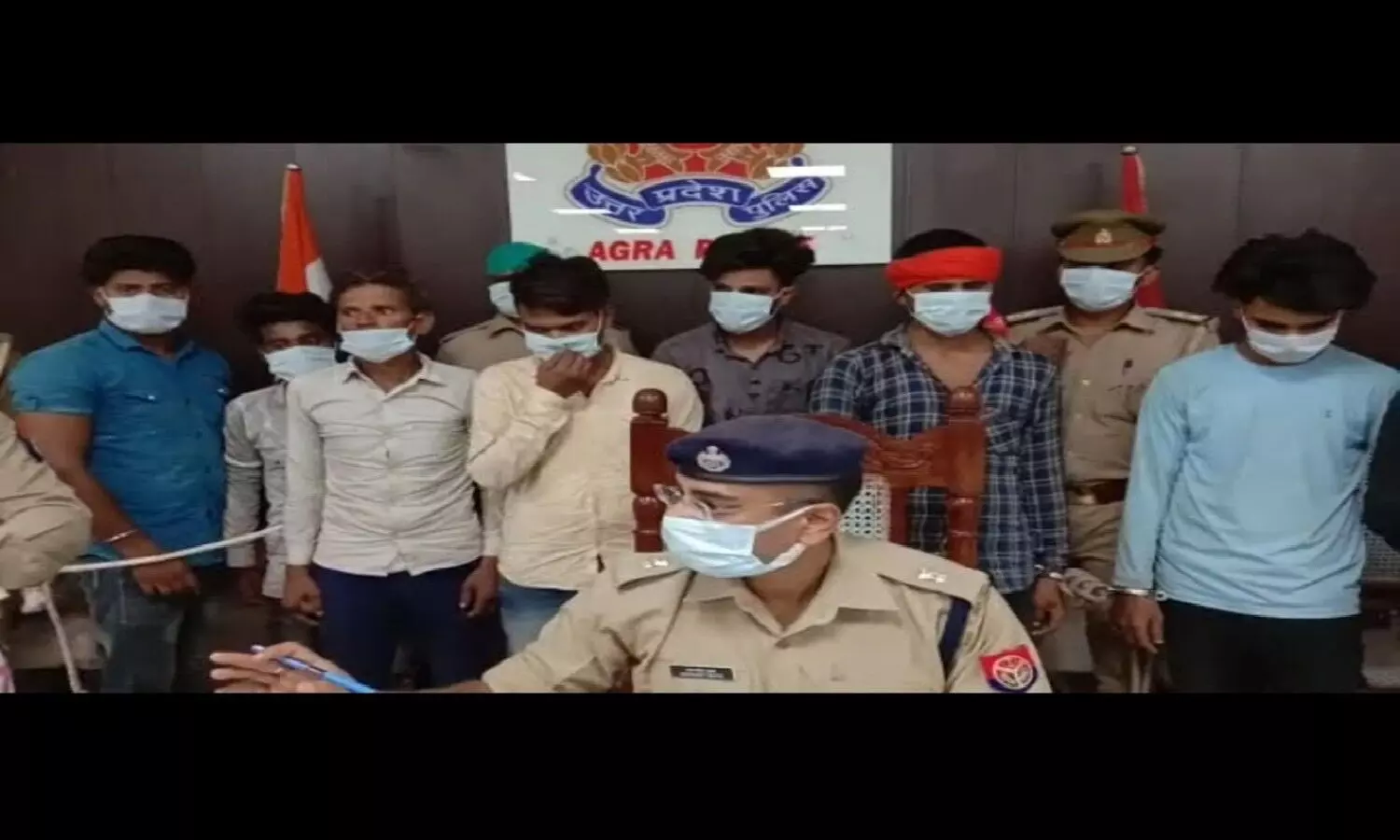 Agra Police has arrested 9 miscreants who carried out the theft and robbery