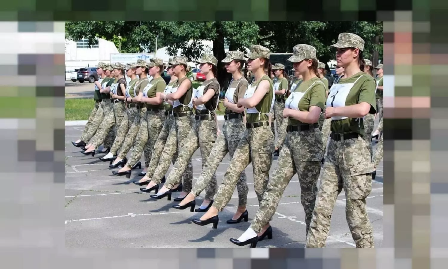 महिला सैनिकों के हाई हील सैंडल परेड करने पर मचा बवाल
