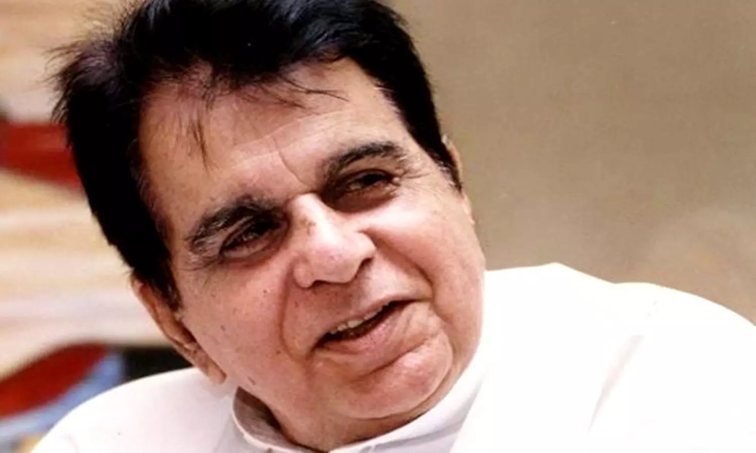The taste of the delicious dishes of Dilip Sevai takes people there. Dilip Kumar