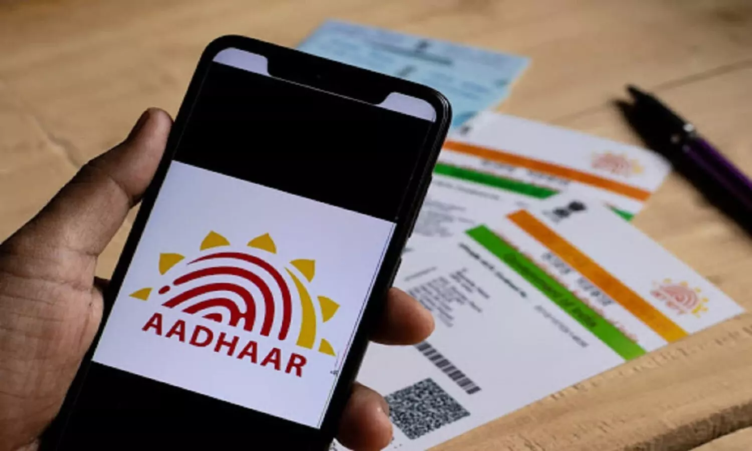Aadhaar कार्ड को लेकर UIDAI की चेतावनी, हर 12 डिजिट का नंबर नहीं होता आधार