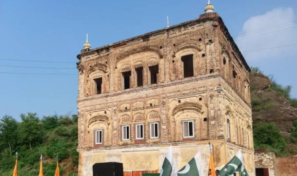 Historical Gurdwaras In Pakistan:100 साल पुराने इस गुरुद्वारे को दोबारा क्यों खोल रही पाक सरकार?