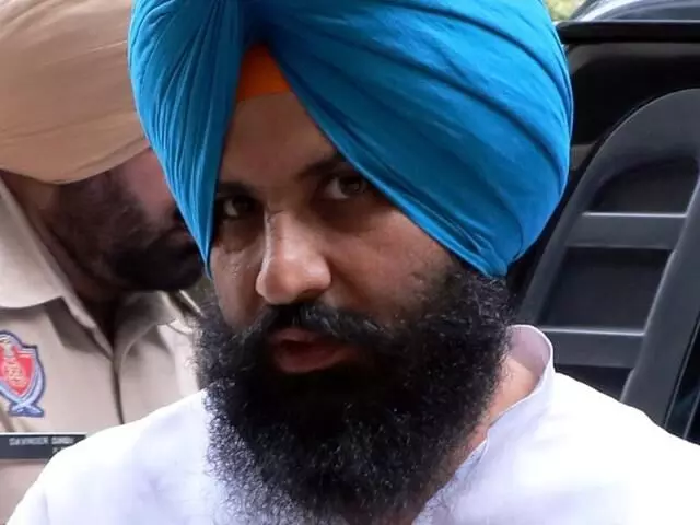 Punjab : दुष्कर्म के मामले में फंसे MLA सिमरजीत सिंह बैंस, कोर्ट के आदेश पर दर्ज हुआ मुकदमा