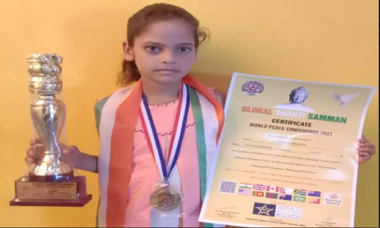 A little girl Anshika Mishra, who has registered her presence in the India Book of World Records