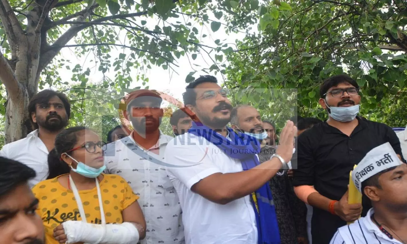 इको गार्डन में अभ्यर्थियों के साथ दिखे  (Photo Ashutosh Tripathi)