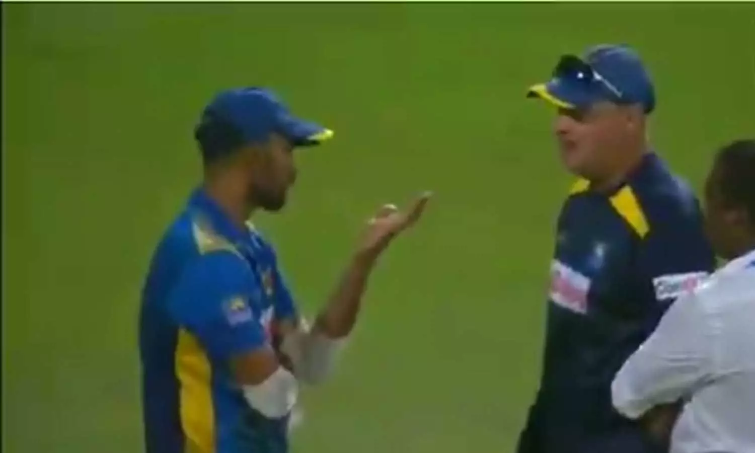 Ind vs SL: हार के बाद श्रीलंका के कोच-कप्तान में झगड़ा, वीडियो वायरल