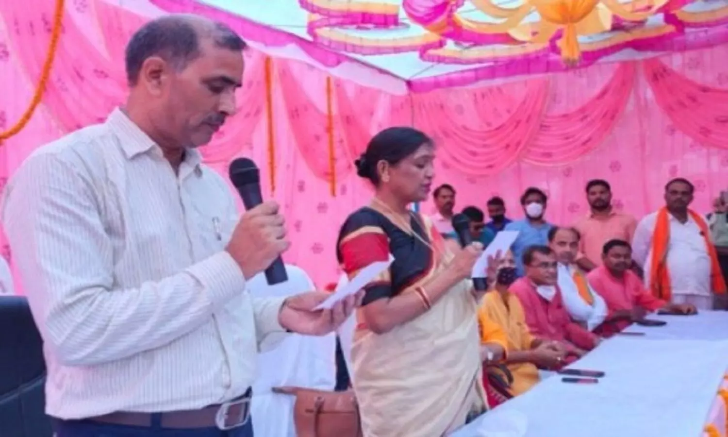 Sonbhadra News: जिले की सियासत में महिलाओं का दखल बढ़ा, ब्लॉक प्रमुख और प्रधान की अधिकतर सीटें महिलाओं के हाथ