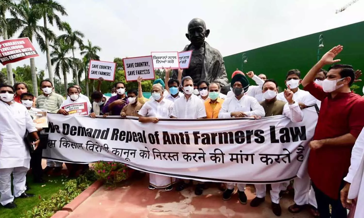 Kisan Sansad: किसान संसद में बनाए गए तीन स्पीकर, राहुल गांधी की अगुवाई में विपक्ष ने किया प्रदर्शन