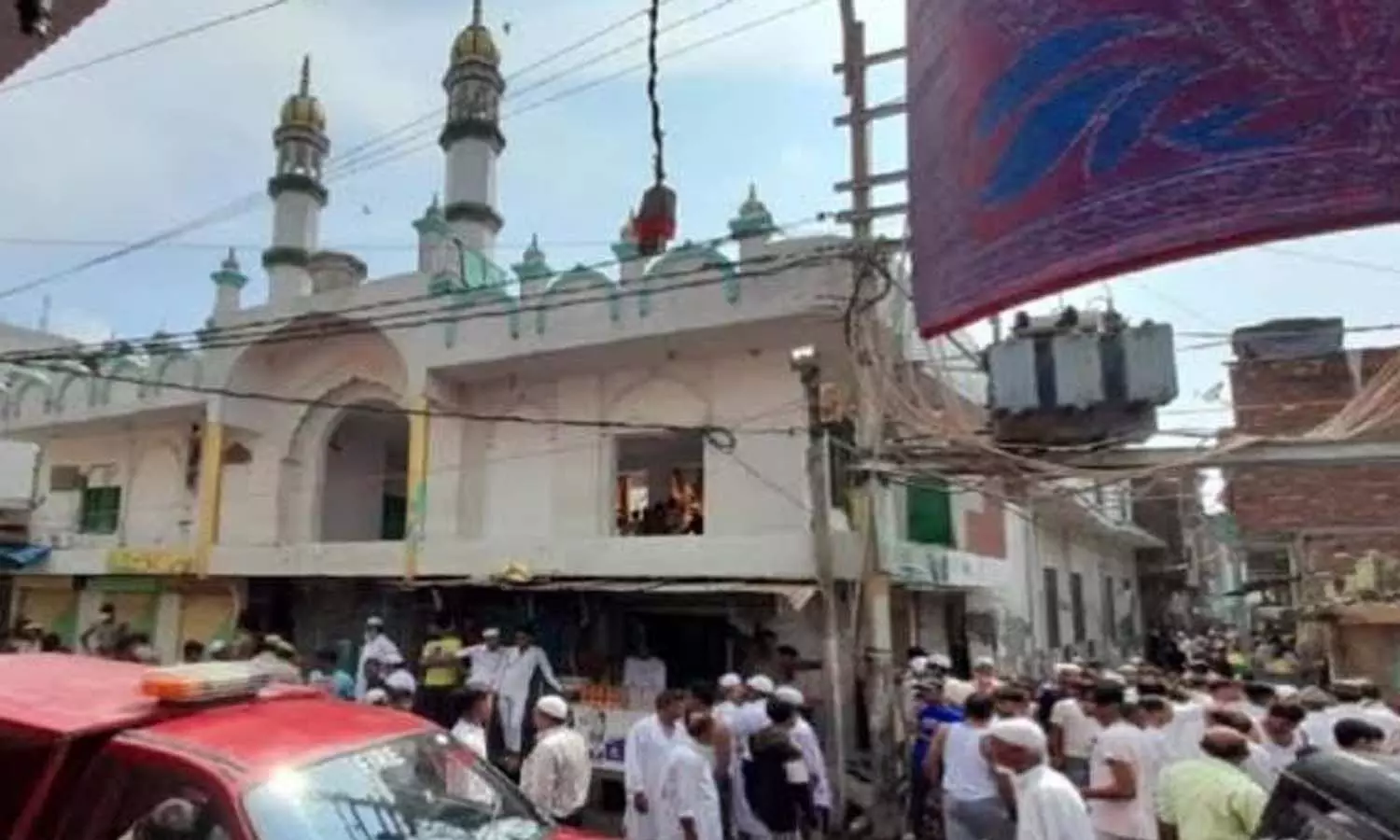 Mosque collapsed Meerut
