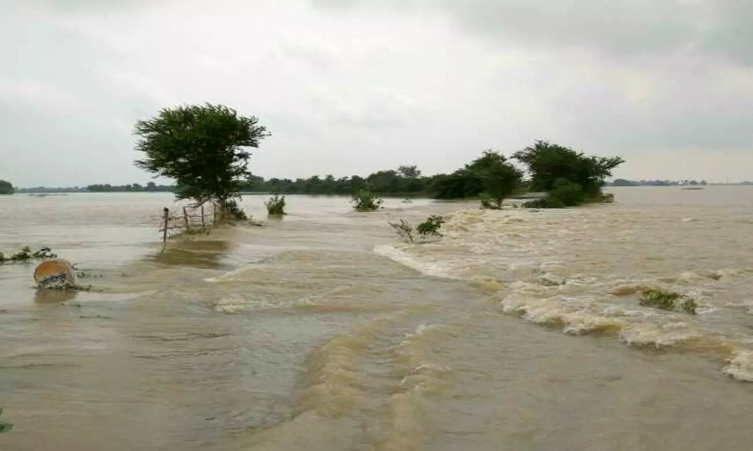 Saryu river overflowing due to rain, flood water entered ten villages