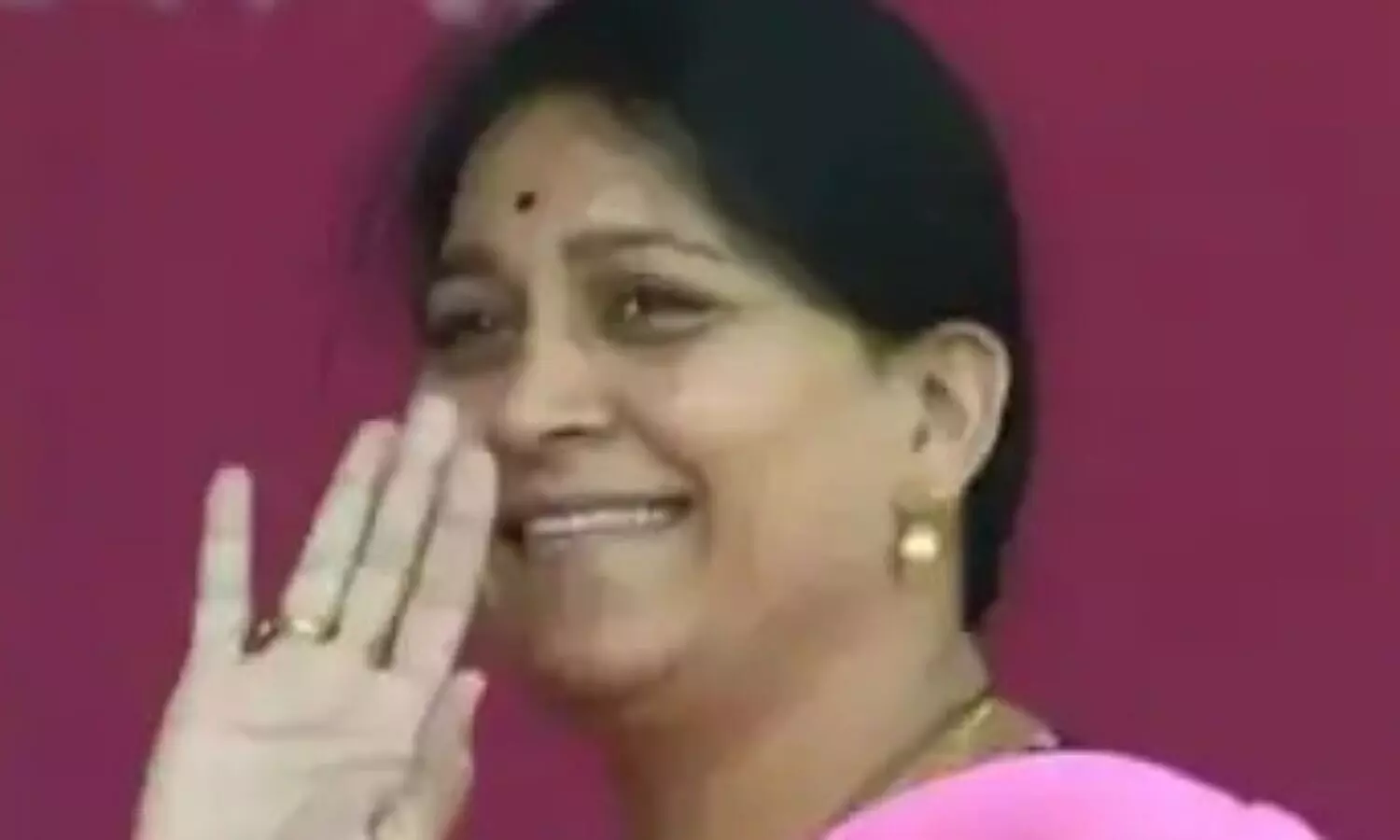 Court sentenced TRS MP Malout Kavita to 6 months imprisonment