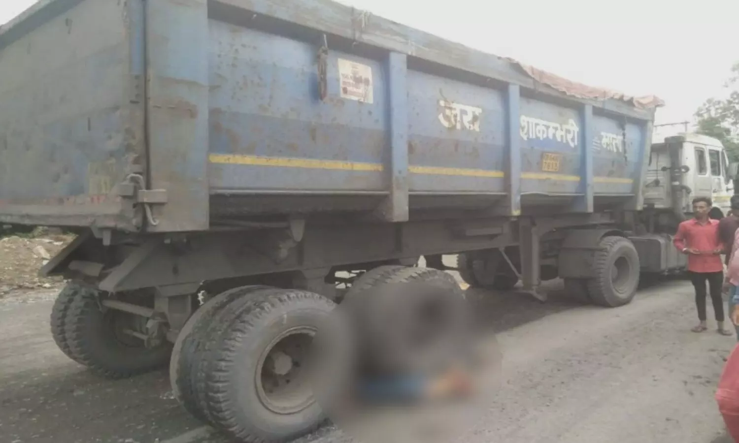Courier boy die in road accident