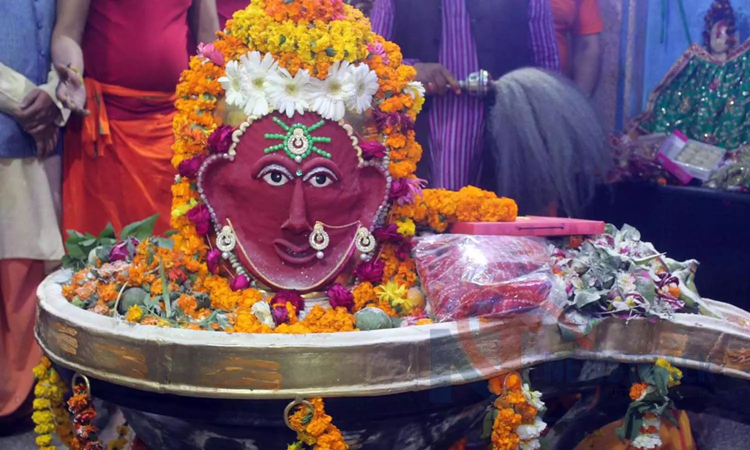 Sawan Ka Somvar: Devotees shouted Bol bomb, crowd of devotees gathered in Shiva temples