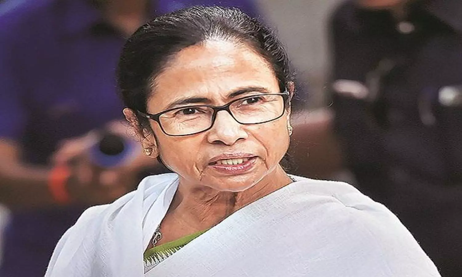 Bengal Politics: ममता को लेकर टीएमसी का टेंशन बढ़ा, सीएम की कुर्सी बचाने के लिए चुनाव आयोग से मुलाकात