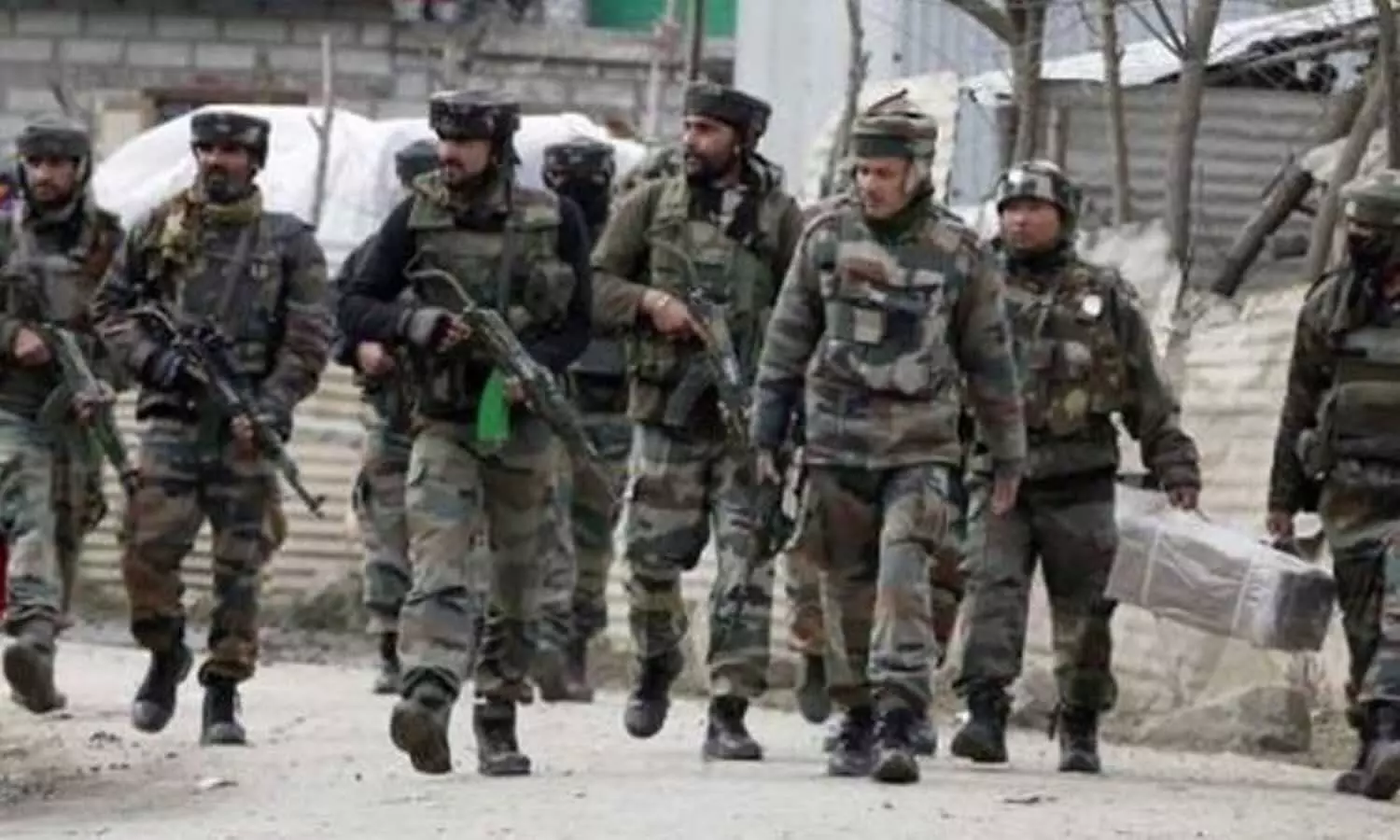 जम्मू कश्मीर में आतंकी हमला, CRPF को बनाया निशाना, एक जवान घायल