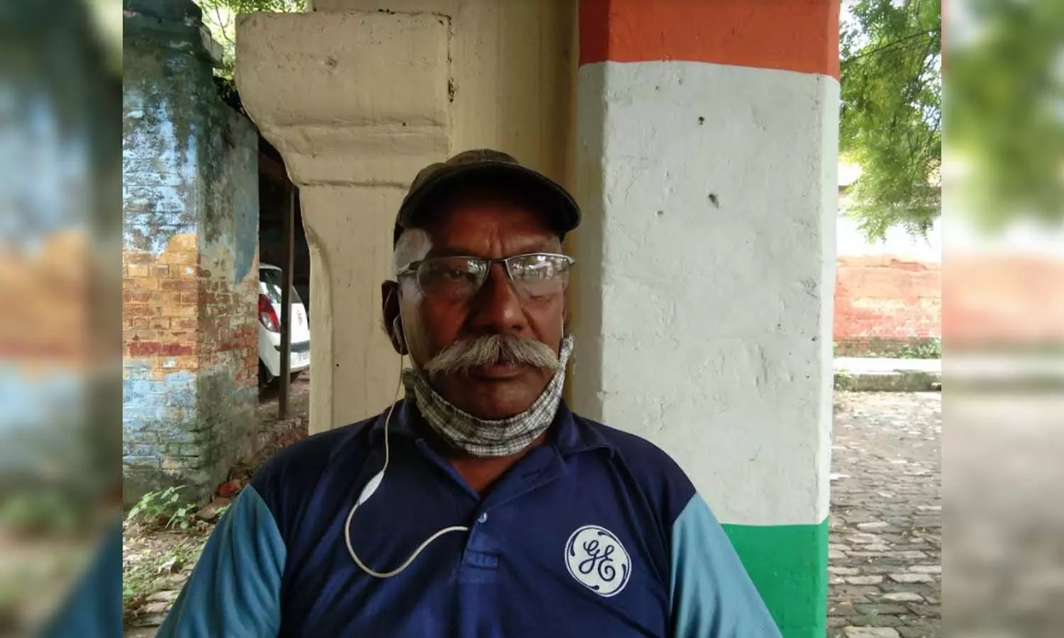 Madan Kumar Singh, a resident of Rae Bareli, got an opportunity to serve the country in the Kargil War while working for the Army Postal Service, which is an indelible mark of his life.